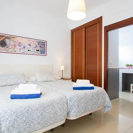 Playa Blanca Sleeps 6 Pool Air Con Wifi Villa Playa Blanca (Lanzarote)